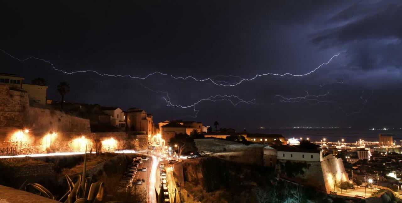 Monolocale Al Vicoletto Apartman Cagliari Kültér fotó